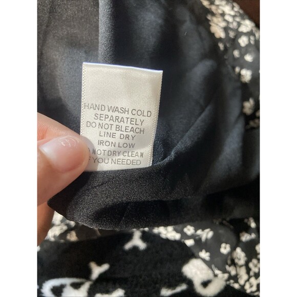 Forever 21 Black Daisy Smocked Long Sleeve Square-Neck Mini Dress – Size M - Picture 9 of 9